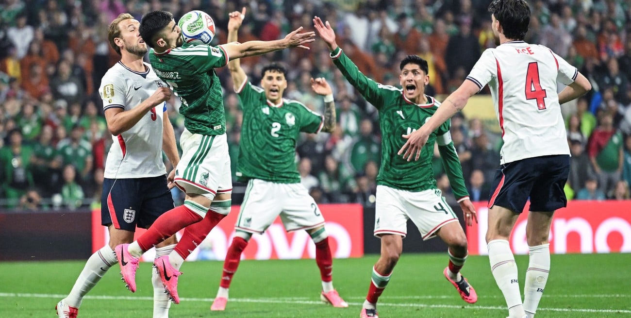 Inglaterra eliminó a México y avanzó a cuartos tras un intenso 3-2 en el Azteca