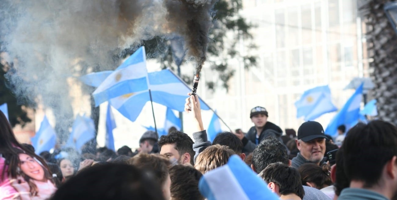 Locura en Santa Fe: la épica clasificación de la Selección a cuartos desató una fiesta celeste y blanca en las calles