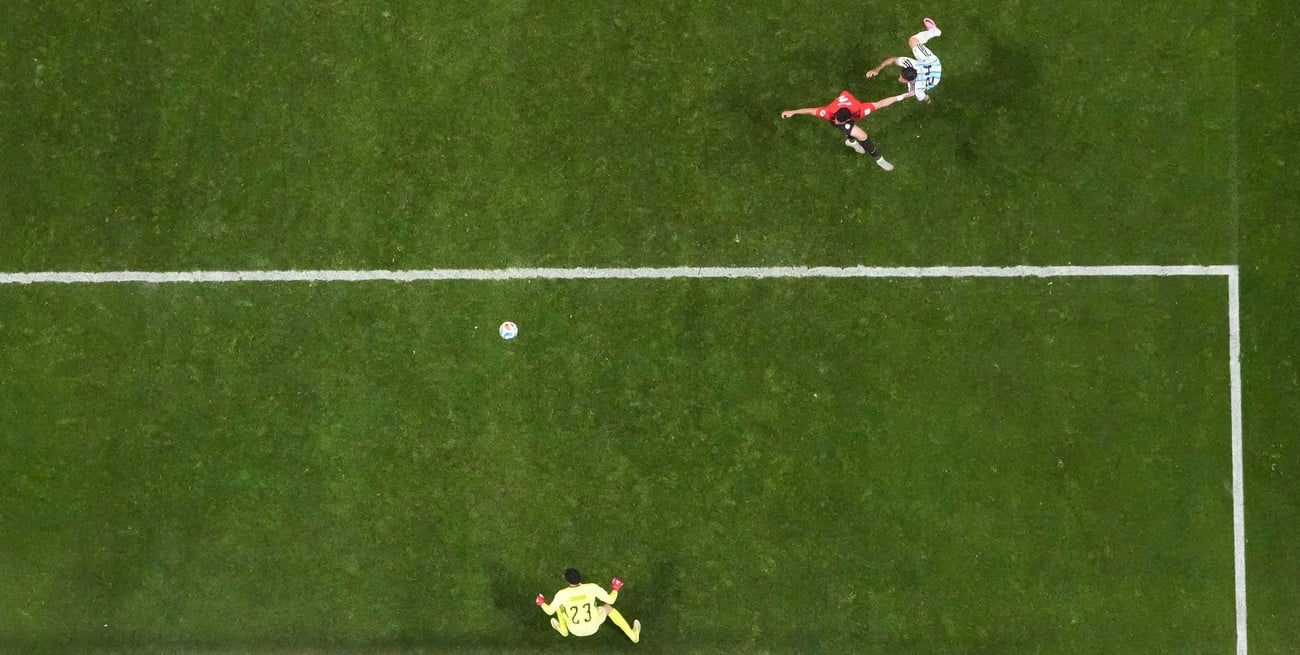 Enzo Fernández marcó el gol 3000 en la historia de los Mundiales