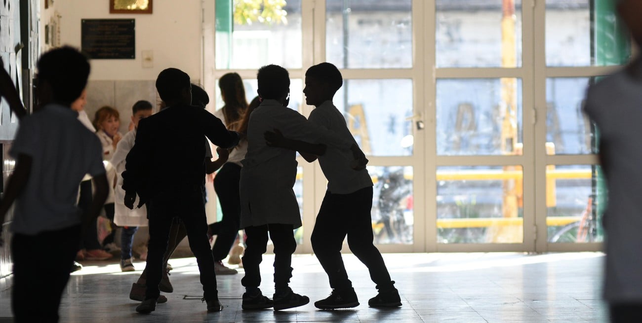 Educación crea un equipo de psicólogos para acompañar a escuelas en contextos excepcionales