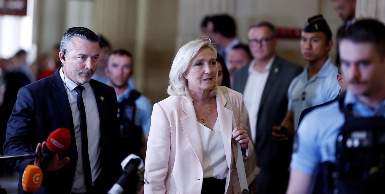 Condenaron a Marine Le Pen por malversación en Francia