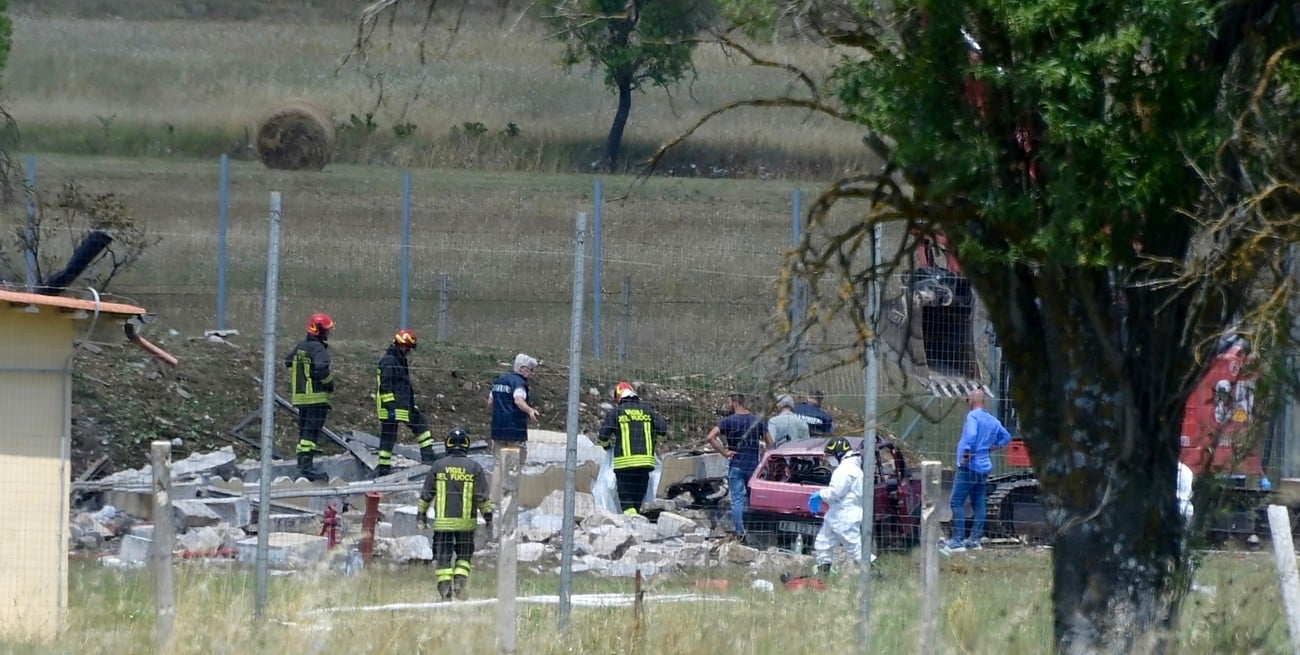 Italia: dos personas murieron tras un estallido en una planta pirotécnica