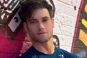 Un reconocido influencer de fitness se ahogó en un lago de Tailandia.