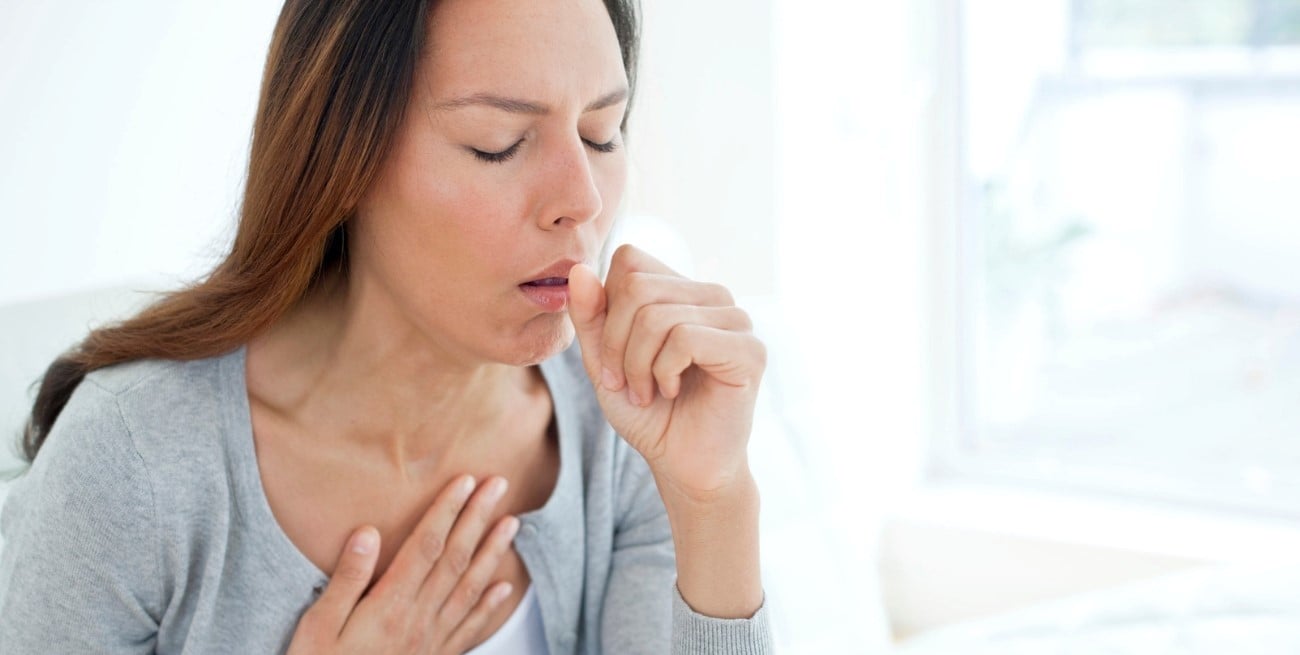 Tos postviral: por qué puede durar semanas después de una gripe