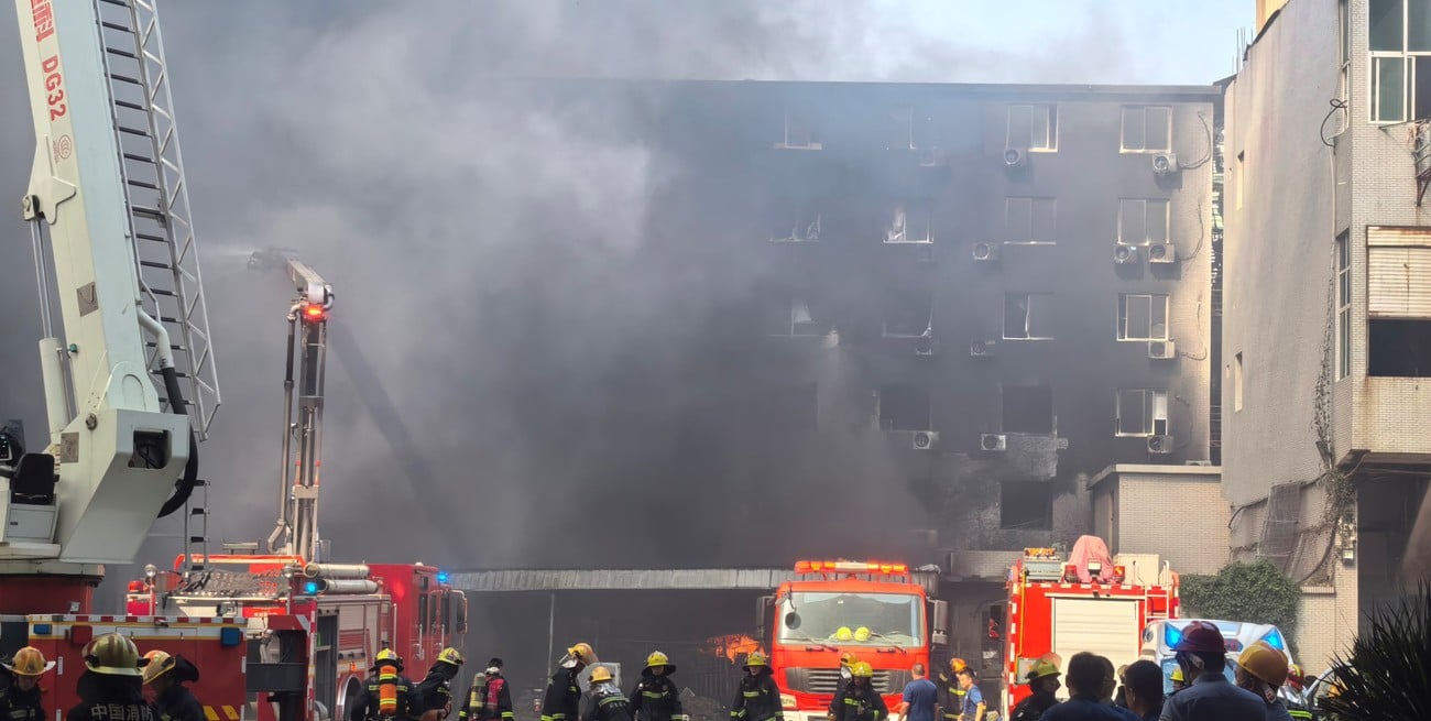 Incendio en una fábrica de calzado en China: al menos 28 muertos