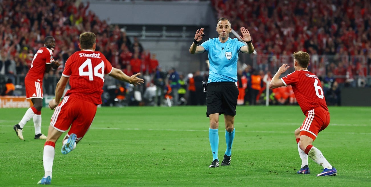 Quién es João Pinheiro, el árbitro de Argentina-Suiza que llega con una polémica reciente en la Champions