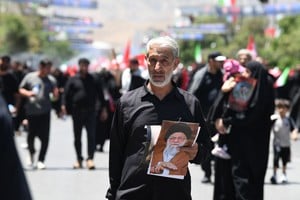 Irán ratifica sus amenazas y Donald Trump advierte que destruirá el país ante cualquier ataque