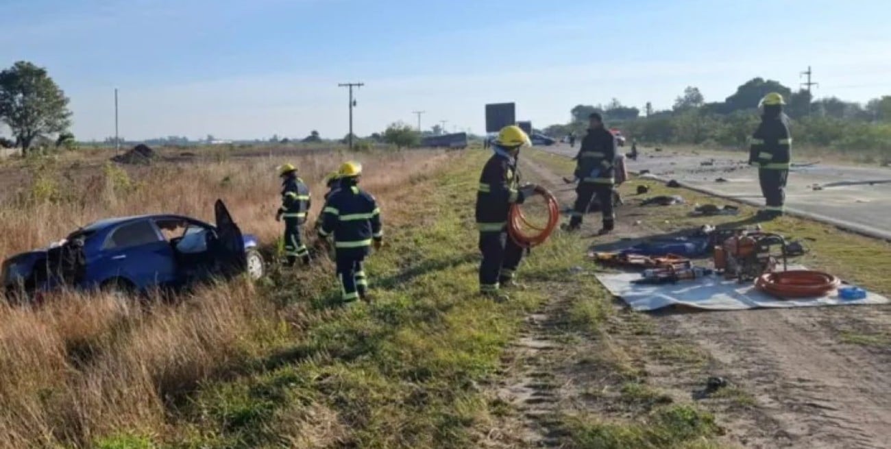 Choque fatal en la Ruta 11: un muerto y cuatro heridos cerca de Villa Ocampo