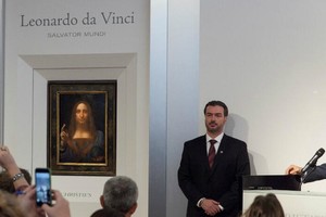 La casa de subastas Christie's presenta el retrato "Salvator Mundi" de Leonardo da Vinci, 10 de octubre de 2017.