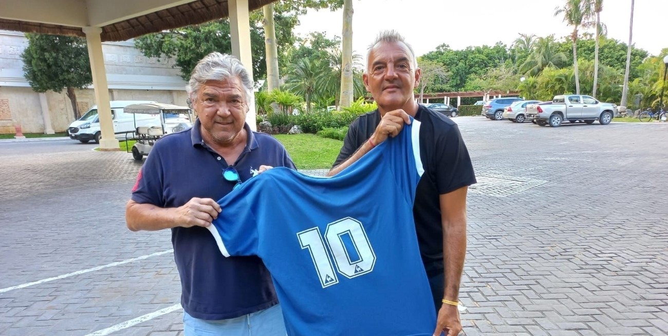 "La noche previa bordaron la camiseta azul contra Inglaterra"
