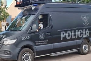 El Grupo Especial de la Policía de La Pampa ingresó a la propiedad y realizó la extracción.