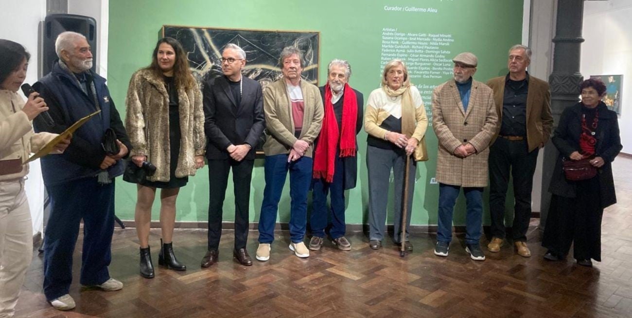 "Parte y Arte": pinceladas refulgentes en la oscuridad terrible