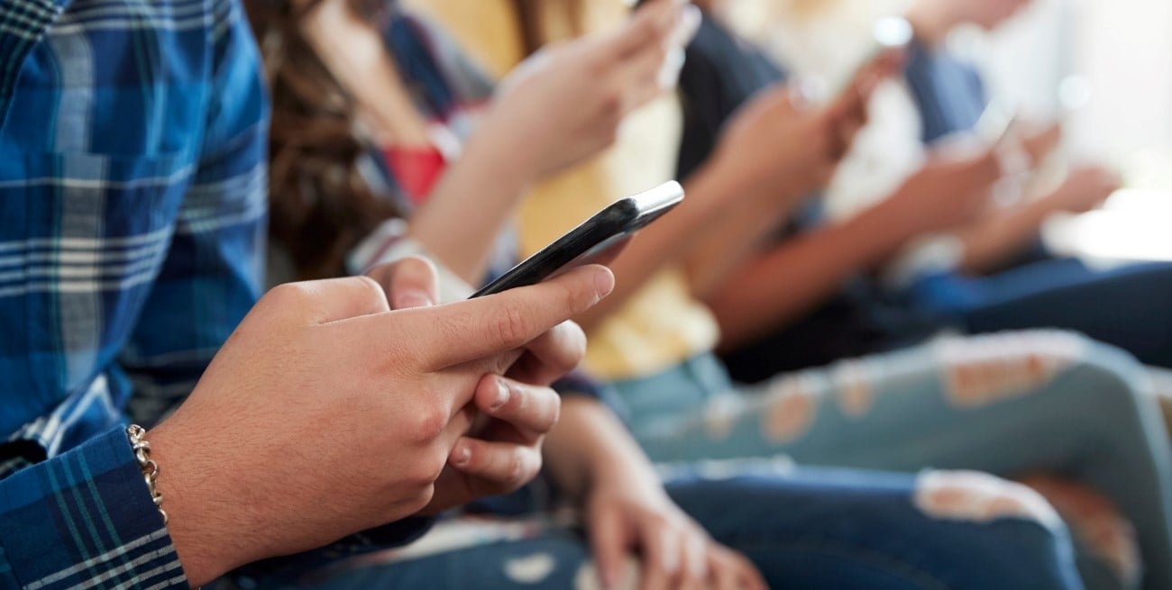 Reino Unido aplicará un restrictivo "toque de queda" digital para menores