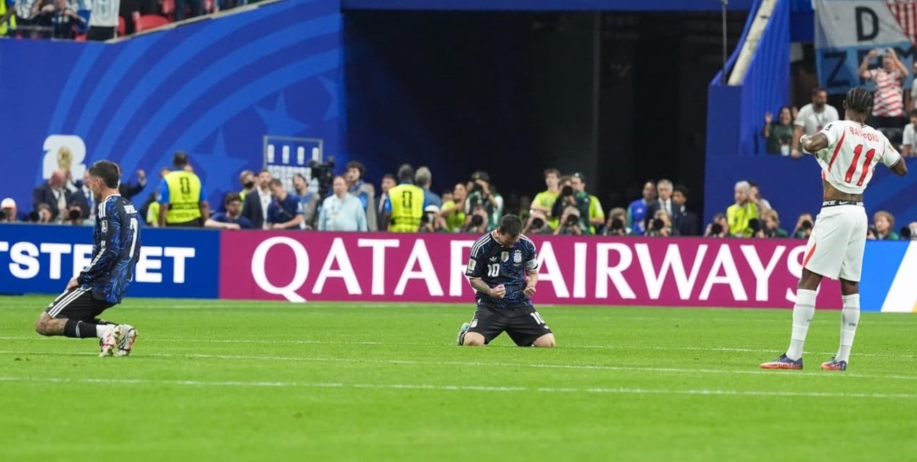 Argentina, a lo campeón, con un equipo de guapos en la tierra y Diego en el cielo
