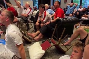 La Rosa Roja siguió la semifinal desde su alojamiento en Buenos Aires.