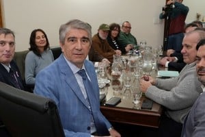 La mesa de la reunión paritaria de este jueves. Crédito: Gobierno de Santa Fe