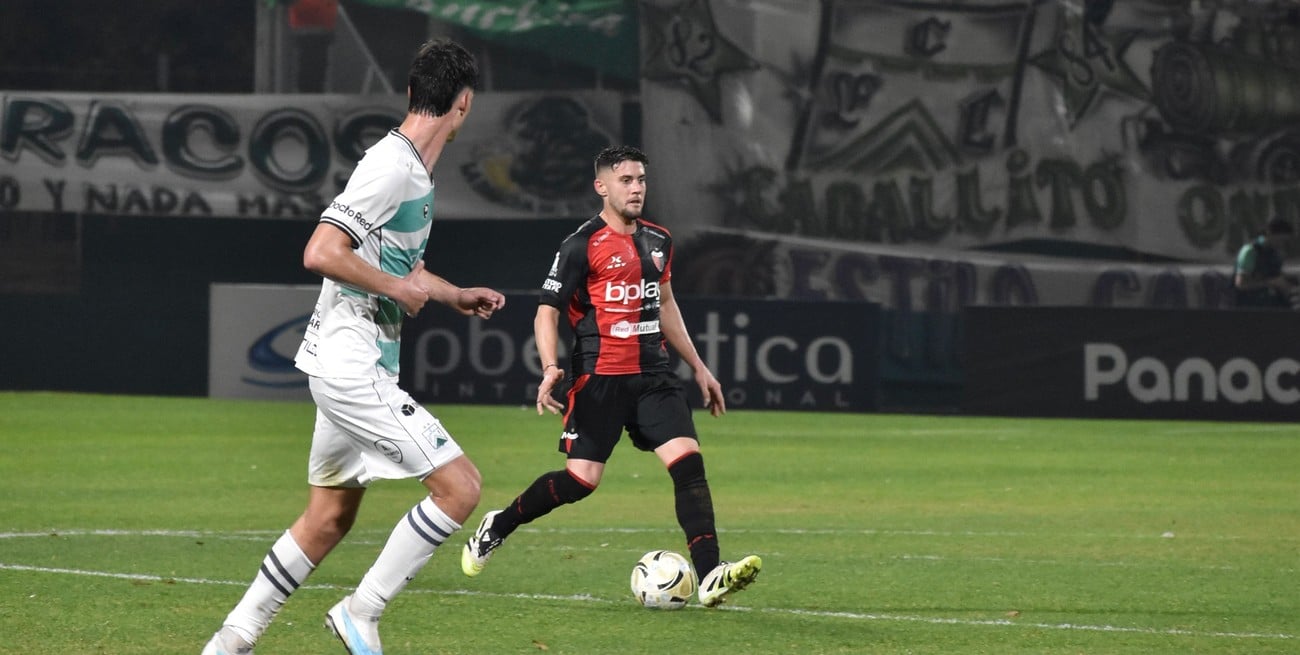 Colón pagó caro sus errores, perdió con Ferro y quedó a 8 de la cima