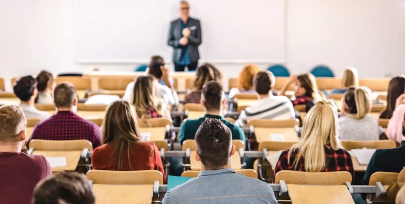 Estados Unidos limita las visas para estudiantes extranjeros e impone tope de permanencia