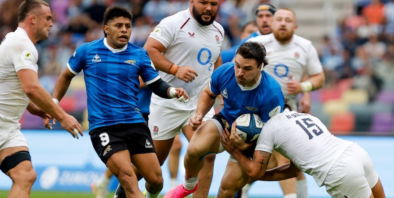 Los Pumas reaccionaron aunque Inglaterra sostuvo la ventaja