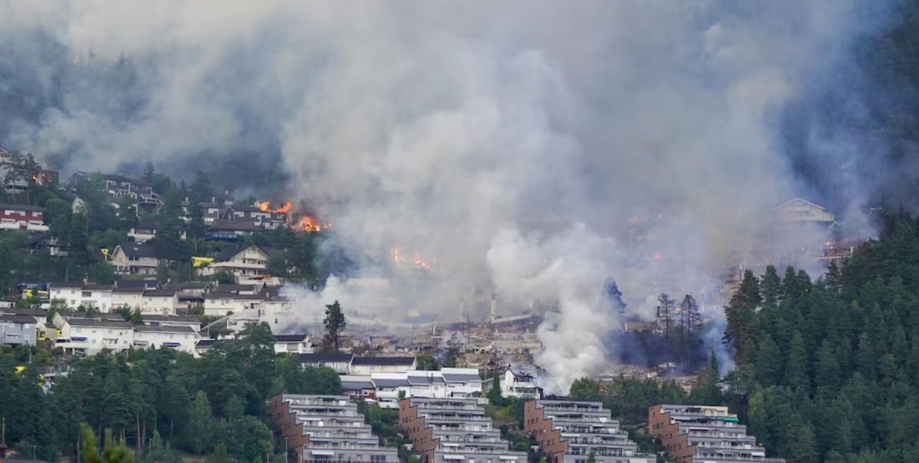 Incendio forestal en Noruega: más de 400 personas fueron evacuadas