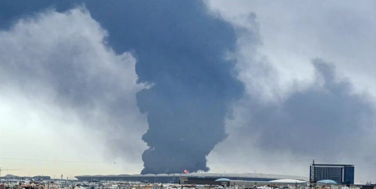 Irán lanzó misiles contra Jordania y Kuwait denunció un ataque a una planta estratégica