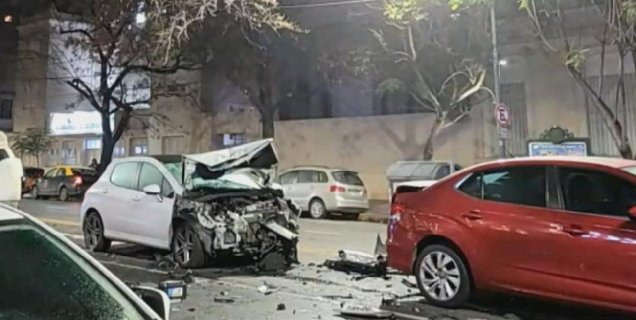 Choque múltiple entre cuatro autos dejó tres heridos en Belgrano
