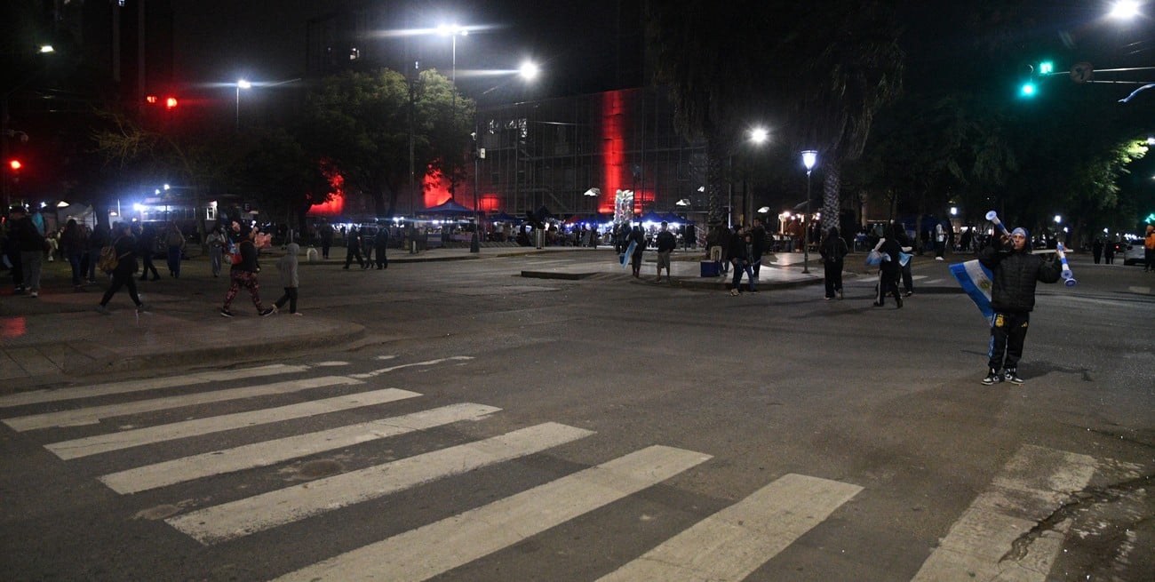 Tres aprehendidos y un policía herido empañaron los festejos en Santa Fe