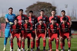 Los 11 del "Chueco" Robledo en el empate ante Defensa. Foto: Prensa Colón.
