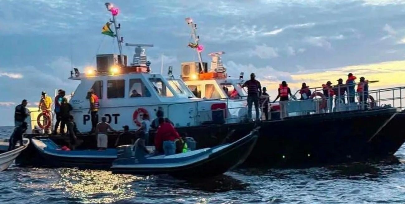 Un ferry se hundió en segundos frente a Guyana: hay 53 muertos y decenas de desaparecidos