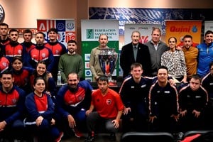 Jugadores y autoridades, presentes en el lanzamiento.