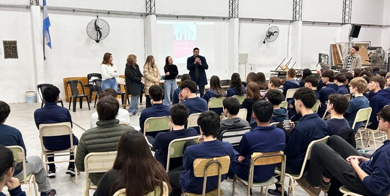 El Concejo Joven vuelve a San Carlos Centro para acercar la política a los estudiantes