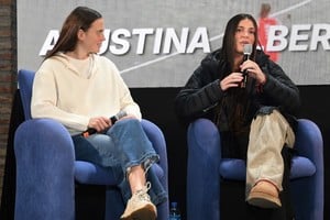 Referentes del hockey argentino compartieron sus experiencias en Santa Fe. Crédito: Manuel Fabatía.