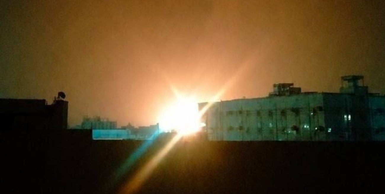 Múltiples ataques aéreos sacuden la ciudad yemení de Hudeida