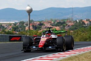 Leclerc domina en Hungría en la FP1.