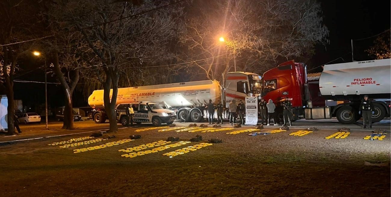 Interceptaron dos camiones cisterna bolivianos que transportaban casi 400 kilos de cocaína