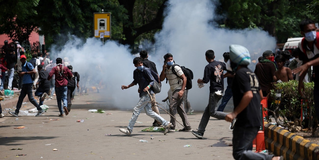 Renunció el ministro de Educación de India y se desactivaron las protestas estudiantiles