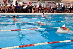 La Copa Santa Fe vivió una intensa segunda etapa con más de un centenar de nadadores en competencia