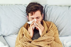 La influenza es una infección respiratoria que puede producir fiebre y malestar general