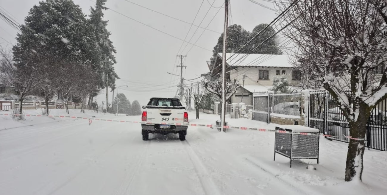 Bariloche declaró la Emergencia Climática por fuertes nevadas y pidió no circular