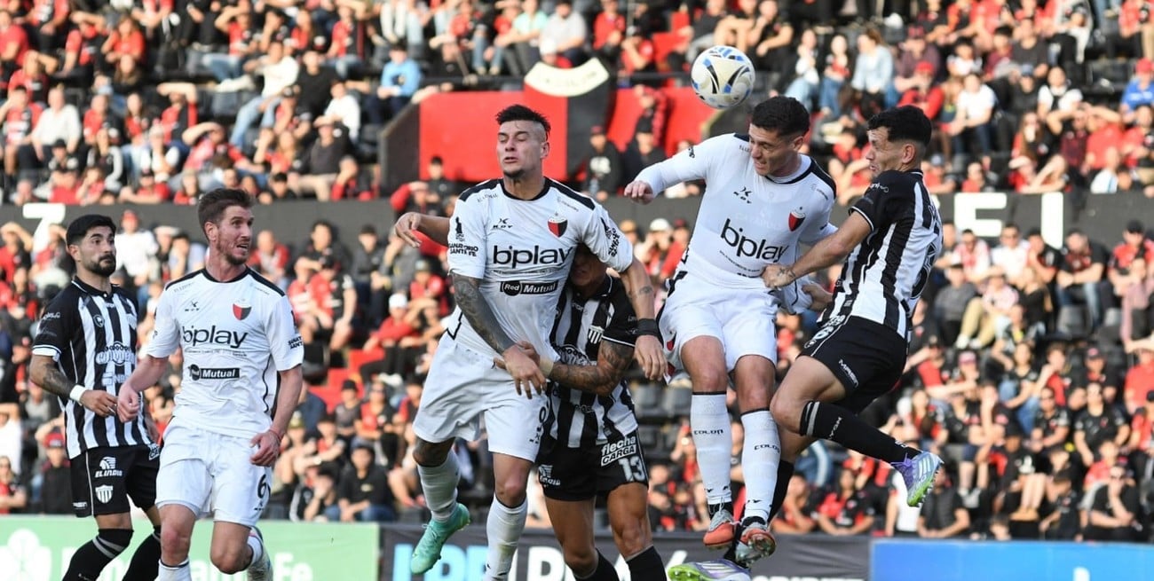 Así quedó la tabla de la Primera Nacional tras la fecha 22