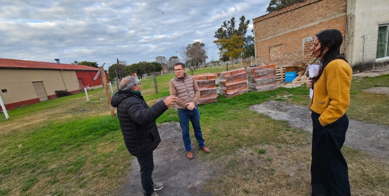 Borla supervisó el progreso de obras en Colonia Dolores y Gobernador Crespo