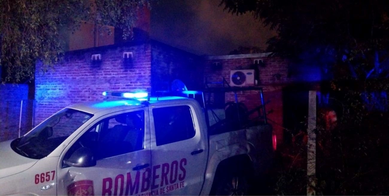Una familia salió ilesa tras el incendio de su vivienda en Colastiné Norte