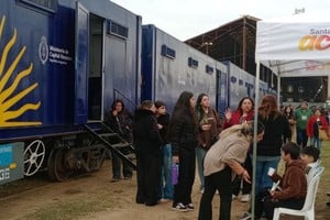 Santa Fe Acá y el Tren de Capital Humano ampliaron la atención con servicios gratuitos