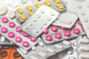El cambio no significa que todos los medicamentos que contengan esos principios activos pasen automáticamente a venderse sin receta