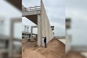 El muro de El Infierno en el sur santafesino. Crédito: Diputados