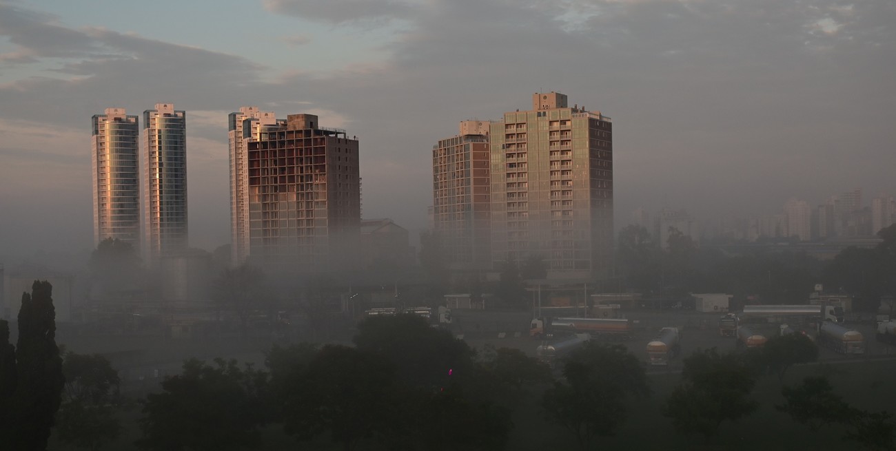 Martes con niebla, cielo nublado y una máxima de 22°C en la ciudad de Santa Fe