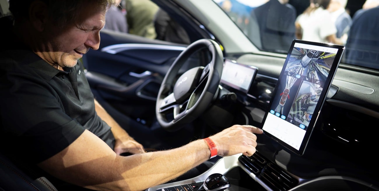 El mercado automotor también viaja a dos velocidades: motos al alza y autos frenados