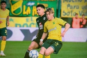 Defensa y Justicia vs Deportiva Riestra. Foto: @ClubDefensayJus