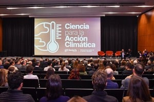 Santa Fe presentó un informe climático con 35 medidas para mitigar el cambio climático, involucrando a municipios, universidades y sectores productivos.
