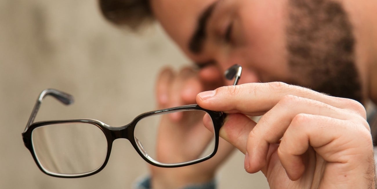 ¿Te cuesta enfocar después de usar la computadora? Cómo cuidar la vista y evitar la fatiga visual